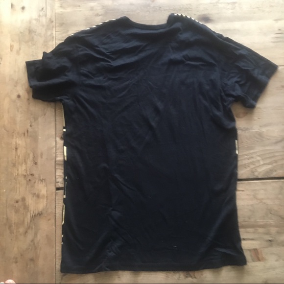 NWOT Zara Men’s black and gold tee shirt - Picture 3 of 3